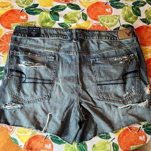 AMERICAN Eagle Outfitters Tom Girl Jean Cut Off Shorts Size 16 NWT - Picture 2 of 9